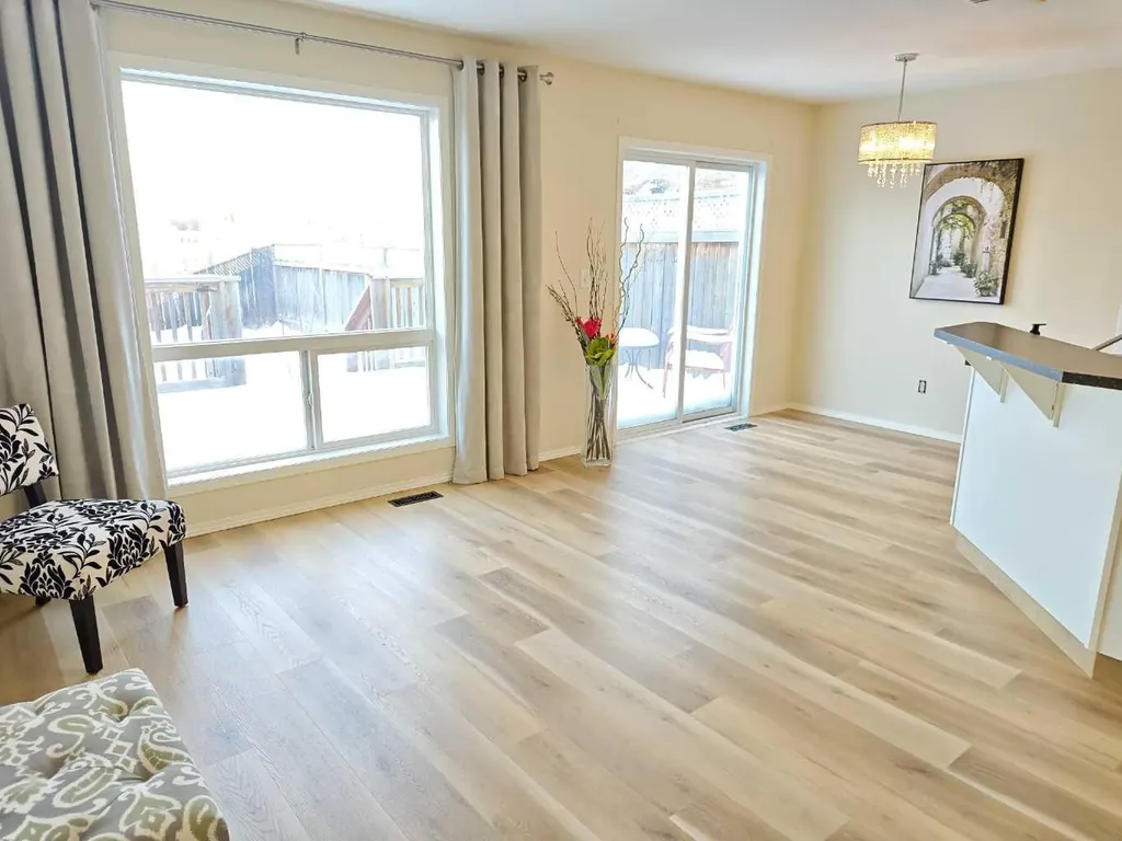 22 Arthur Close Red Deer AB T4R 3M6