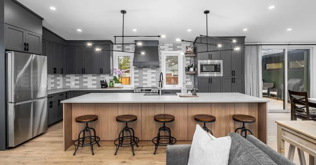 2328 58 Avenue SW Calgary AB T3E 1N5