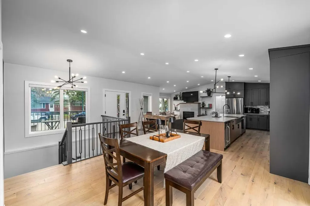 2328 58 Avenue SW Calgary AB T3E 1N5