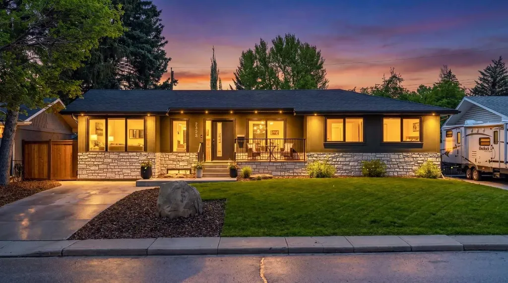 2328 58 Avenue SW Calgary AB T3E 1N5