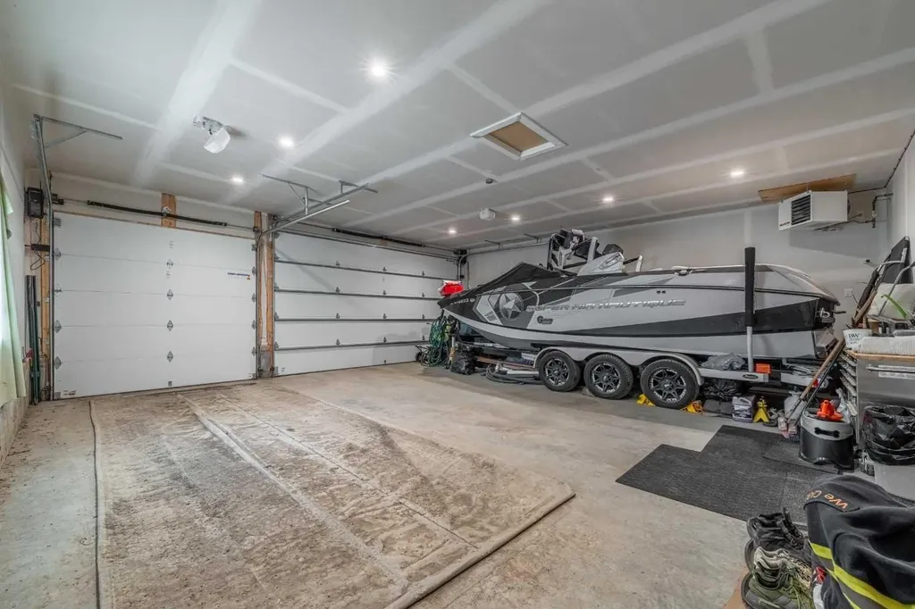 2328 58 Avenue SW Calgary AB T3E 1N5