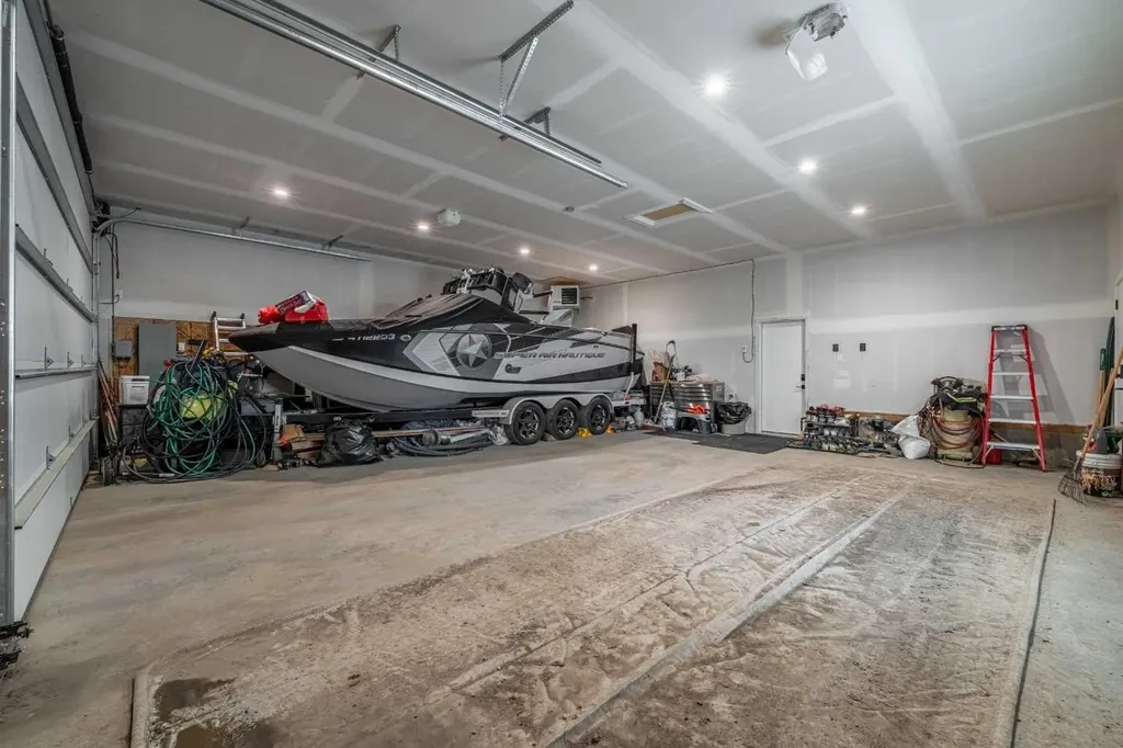 2328 58 Avenue SW Calgary AB T3E 1N5
