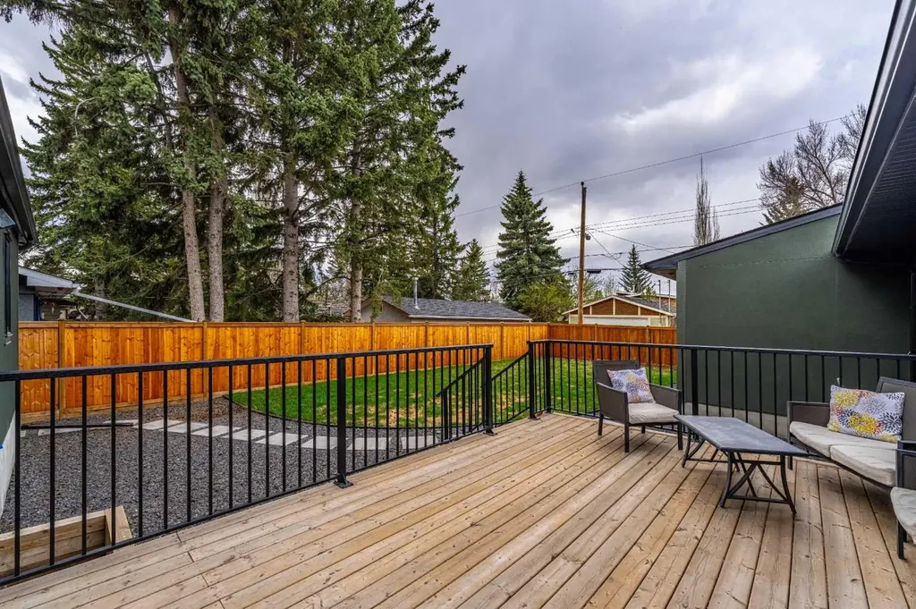 2328 58 Avenue SW Calgary AB T3E 1N5