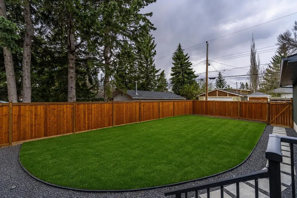 2328 58 Avenue SW Calgary AB T3E 1N5
