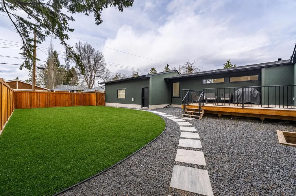 2328 58 Avenue SW Calgary AB T3E 1N5