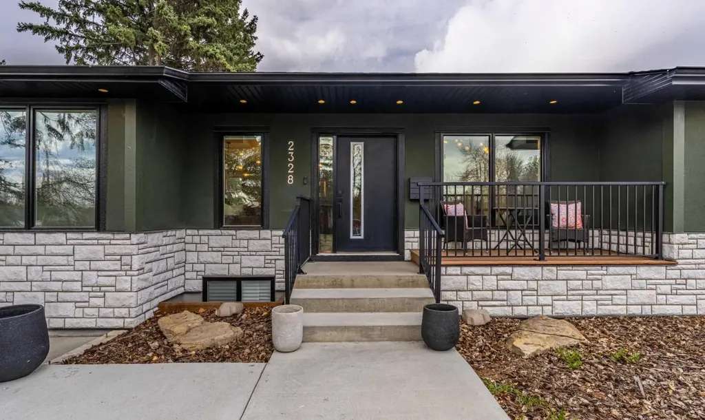 2328 58 Avenue SW Calgary AB T3E 1N5