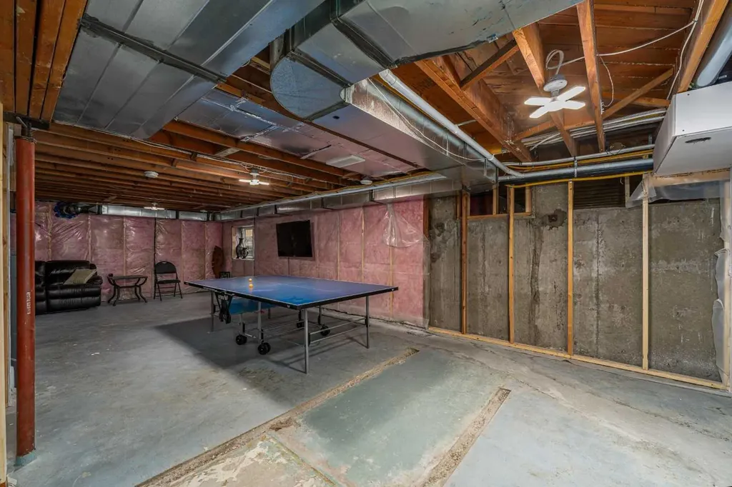 2328 58 Avenue SW Calgary AB T3E 1N5