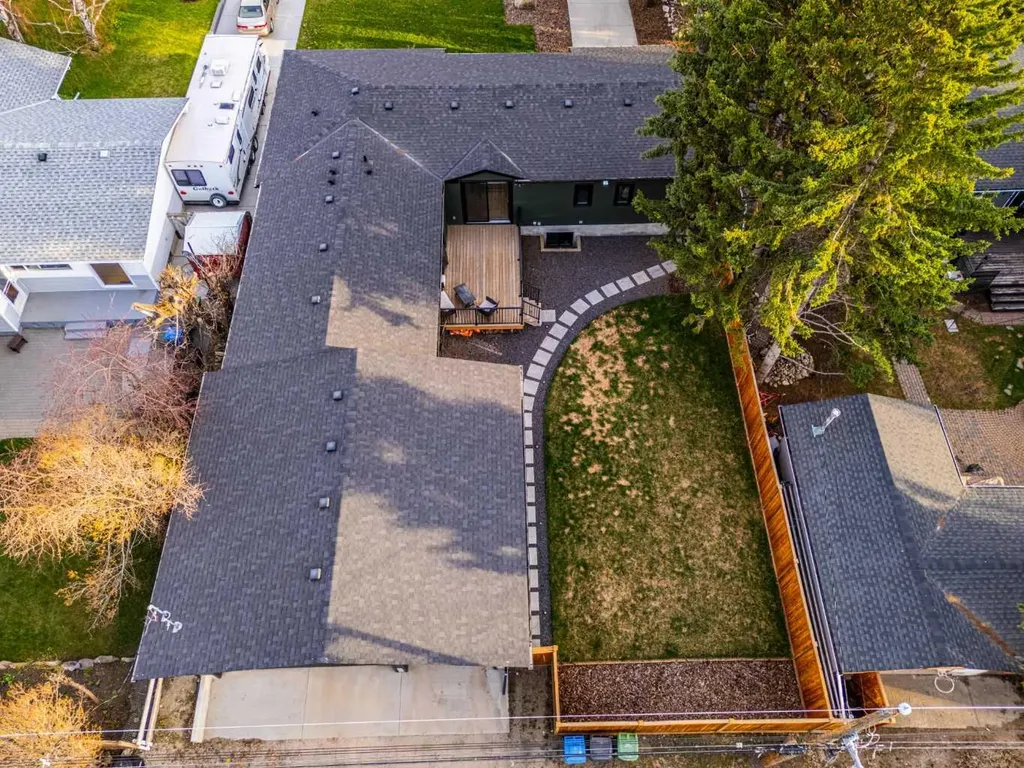 2328 58 Avenue SW Calgary AB T3E 1N5