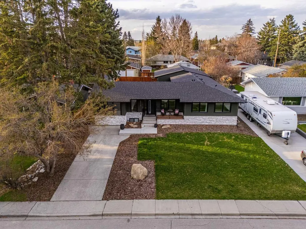 2328 58 Avenue SW Calgary AB T3E 1N5