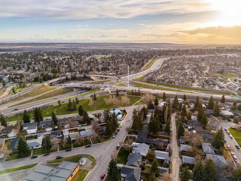 2328 58 Avenue SW Calgary AB T3E 1N5