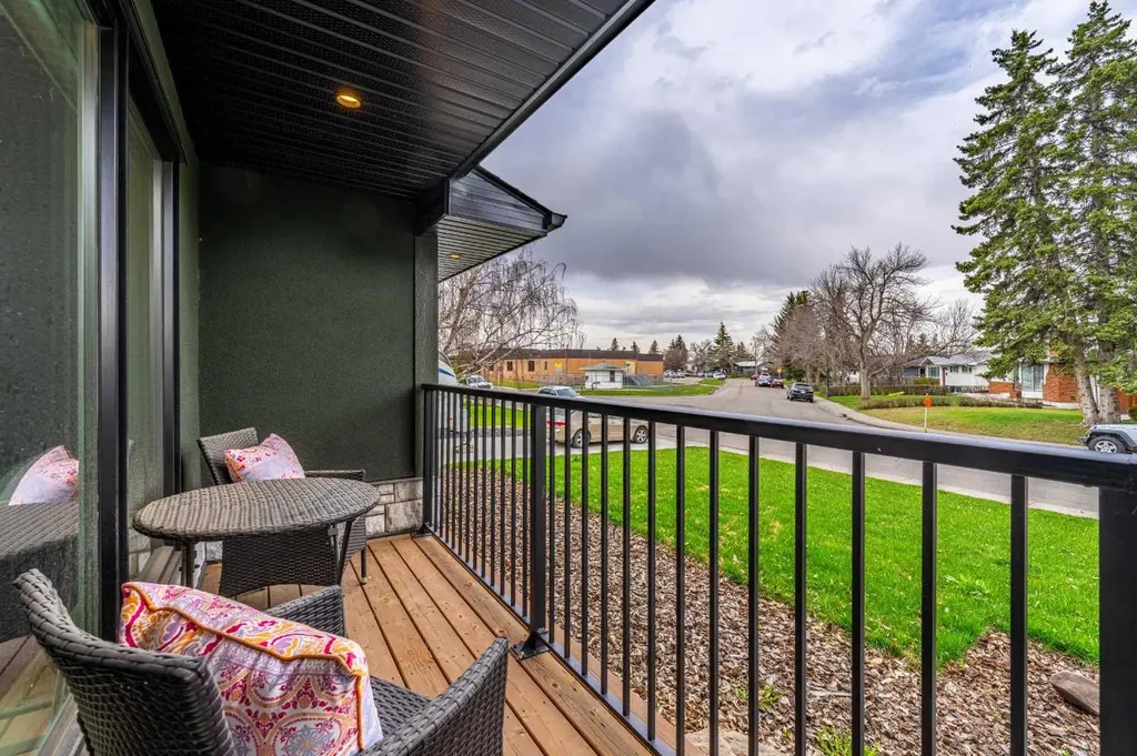 2328 58 Avenue SW Calgary AB T3E 1N5