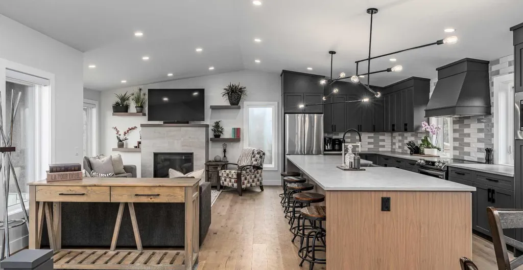2328 58 Avenue SW Calgary AB T3E 1N5