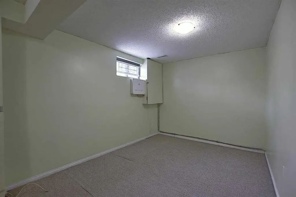 164 Faldale Close NE Calgary AB T3J 1V9