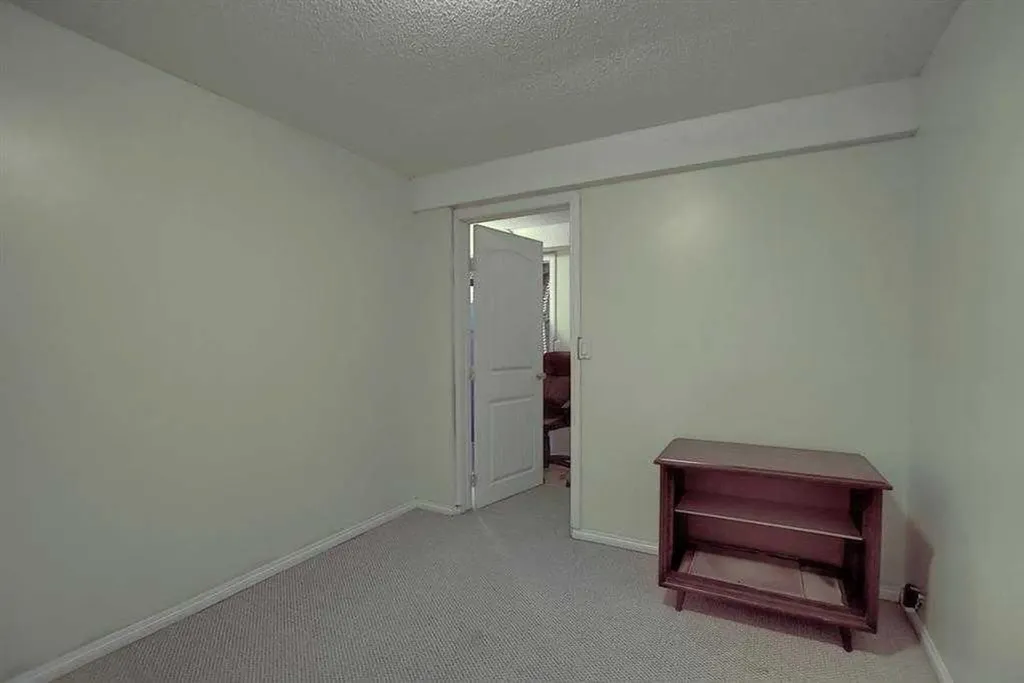 164 Faldale Close NE Calgary AB T3J 1V9