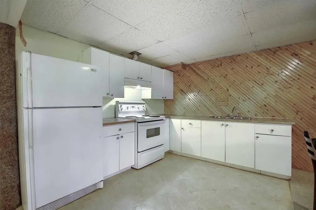 164 Faldale Close NE Calgary AB T3J 1V9