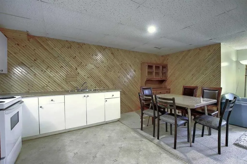164 Faldale Close NE Calgary AB T3J 1V9