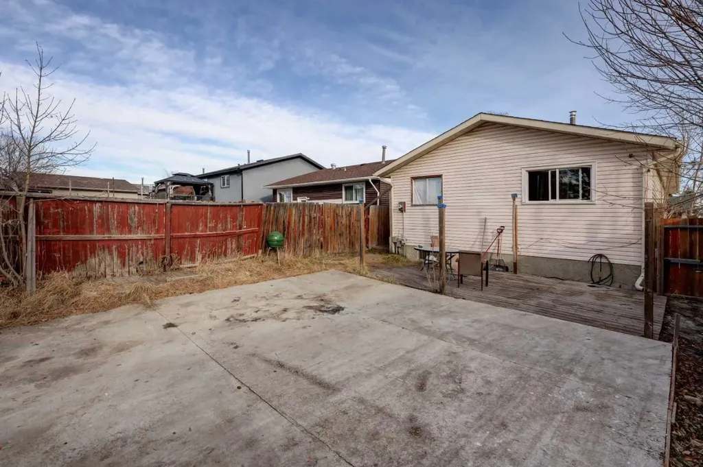 164 Faldale Close NE Calgary AB T3J 1V9