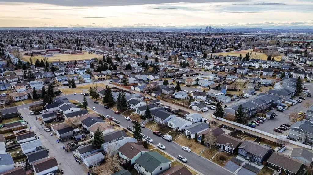 164 Faldale Close NE Calgary AB T3J 1V9