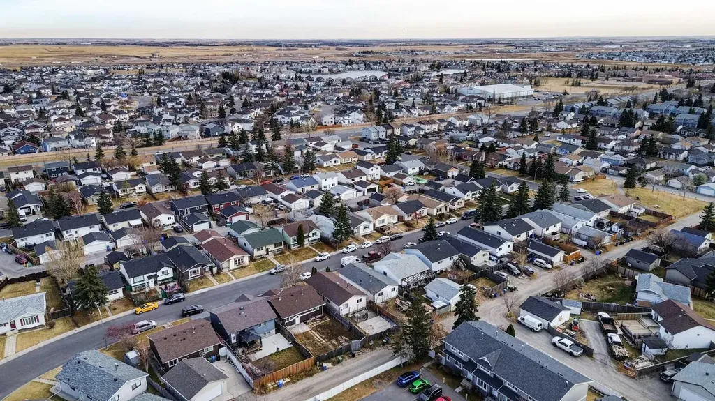 164 Faldale Close NE Calgary AB T3J 1V9