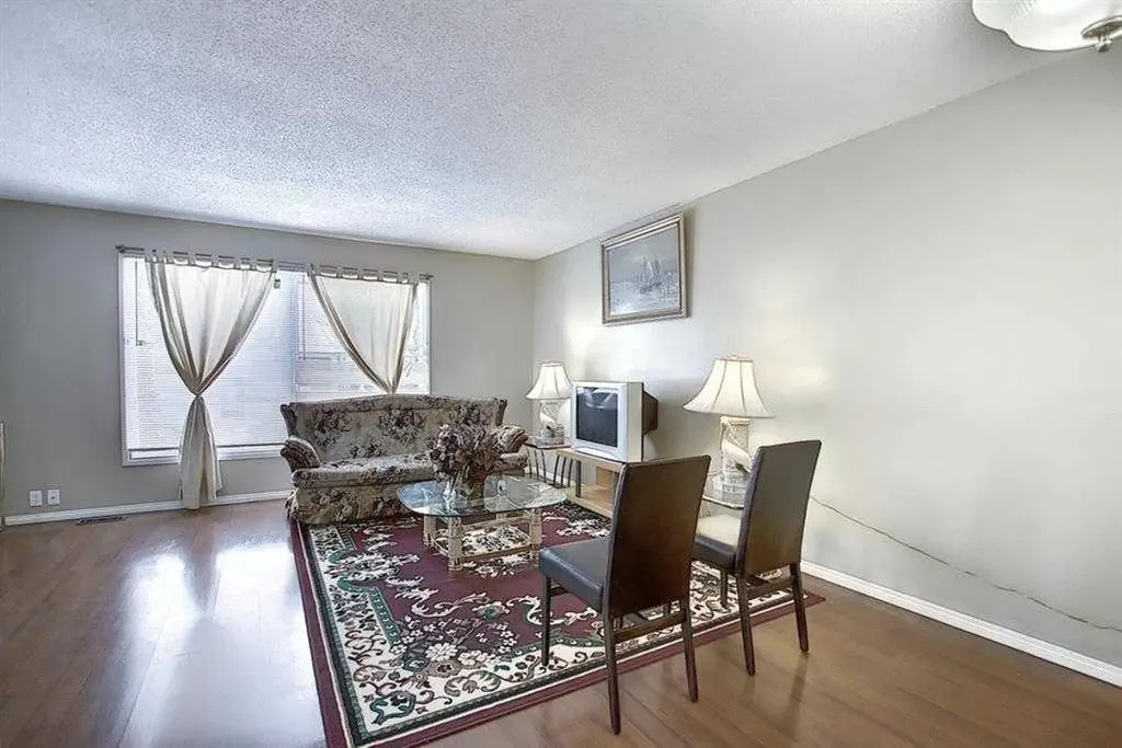 164 Faldale Close NE Calgary AB T3J 1V9