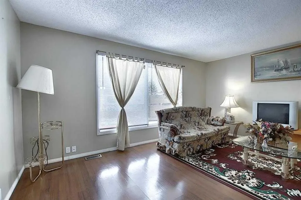 164 Faldale Close NE Calgary AB T3J 1V9