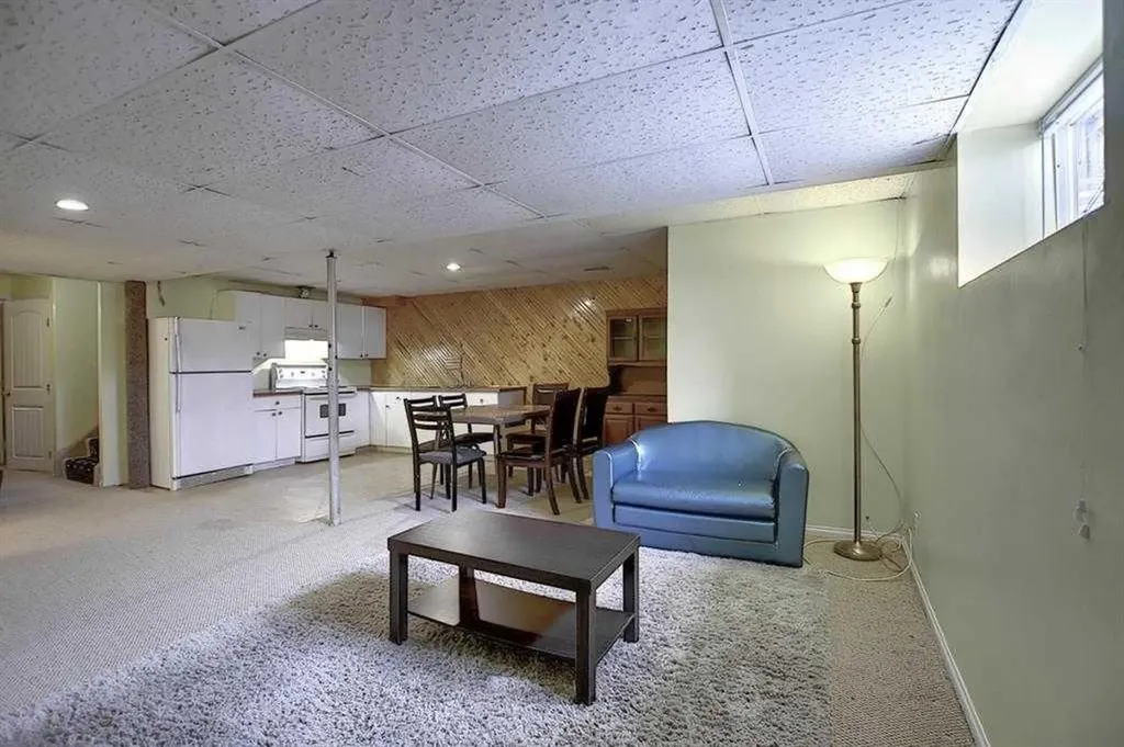 164 Faldale Close NE Calgary AB T3J 1V9