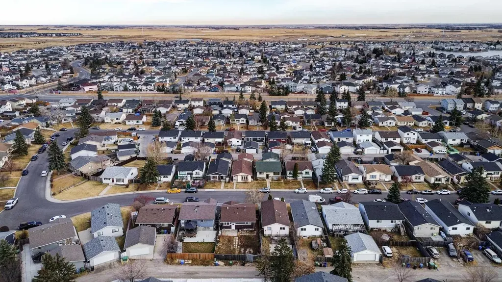 164 Faldale Close NE Calgary AB T3J 1V9