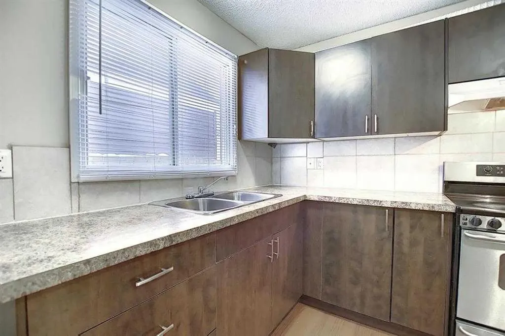 164 Faldale Close NE Calgary AB T3J 1V9