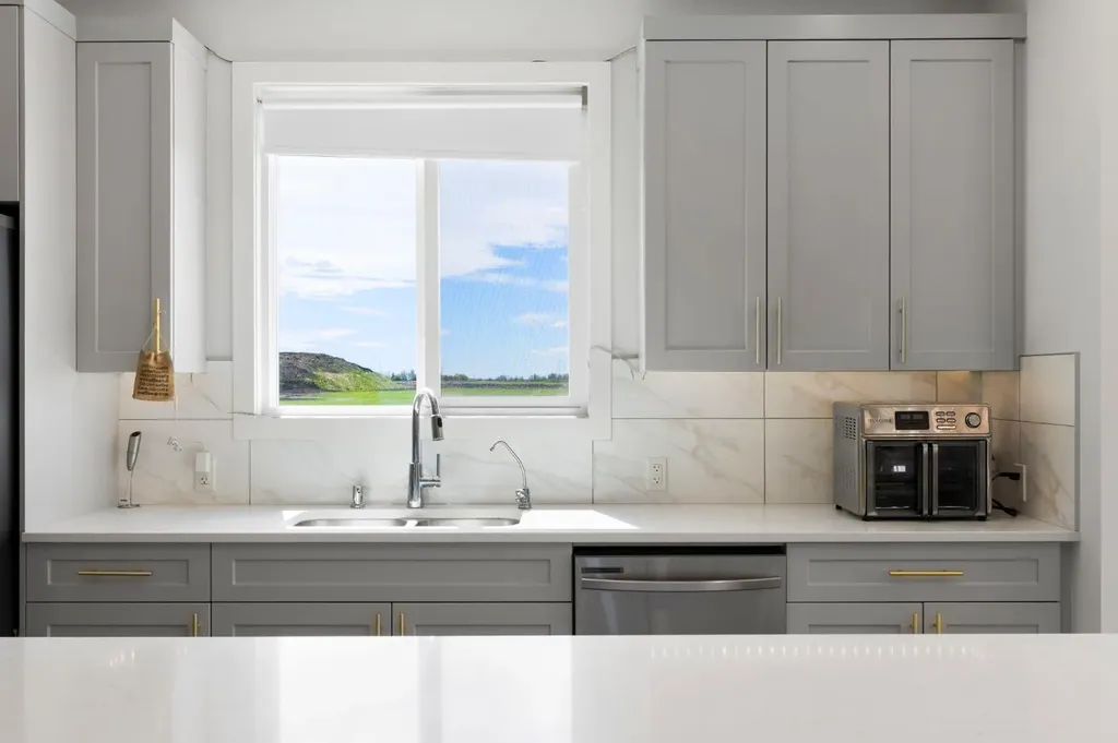 183 Brander Avenue Langdon AB T0J 1X2