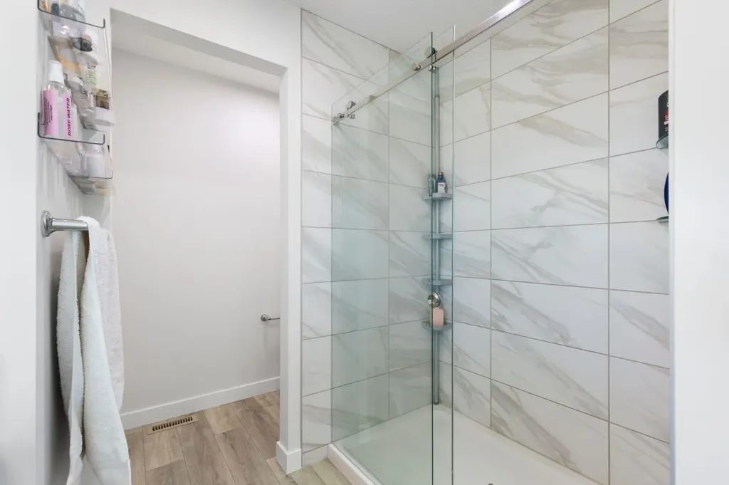 183 Brander Avenue Langdon AB T0J 1X2