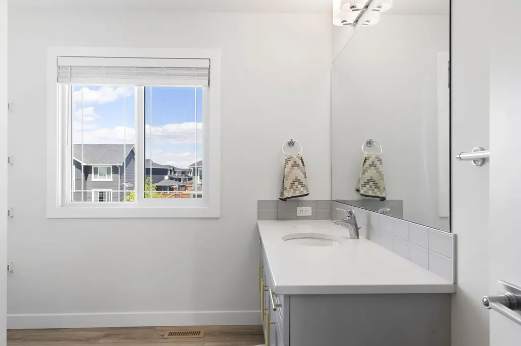 183 Brander Avenue Langdon AB T0J 1X2