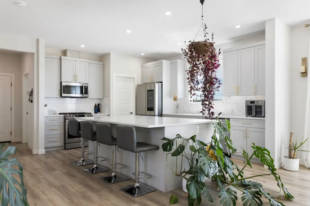 183 Brander Avenue Langdon AB T0J 1X2