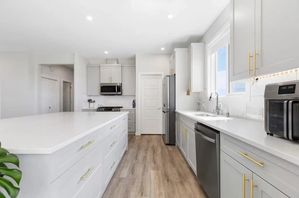 183 Brander Avenue Langdon AB T0J 1X2