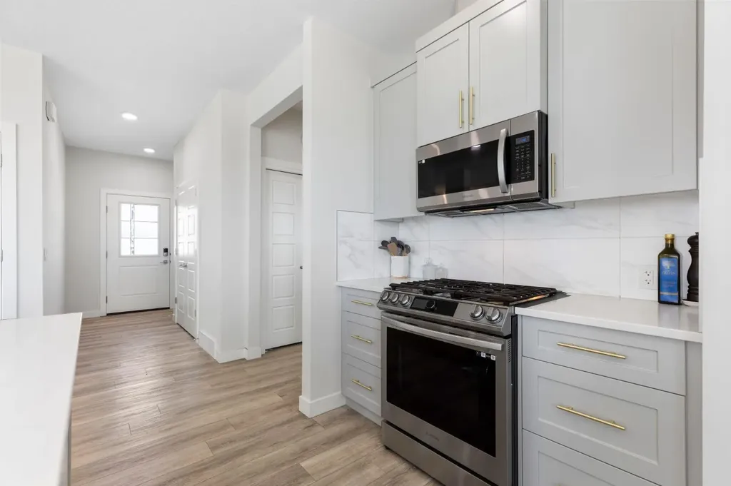 183 Brander Avenue Langdon AB T0J 1X2