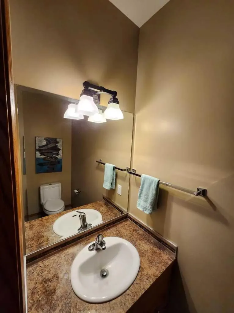 31 Oaklands Crescent Red Deer AB T4P 0C4