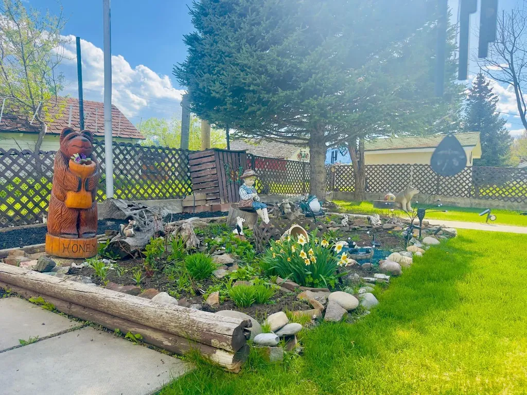 7710 24 Avenue Coleman AB T0K0M0