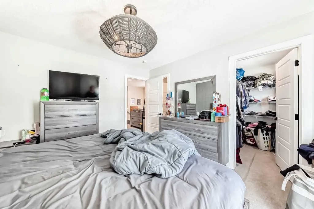 223 Wolf Creek Avenue SE Calgary AB T2X4X1