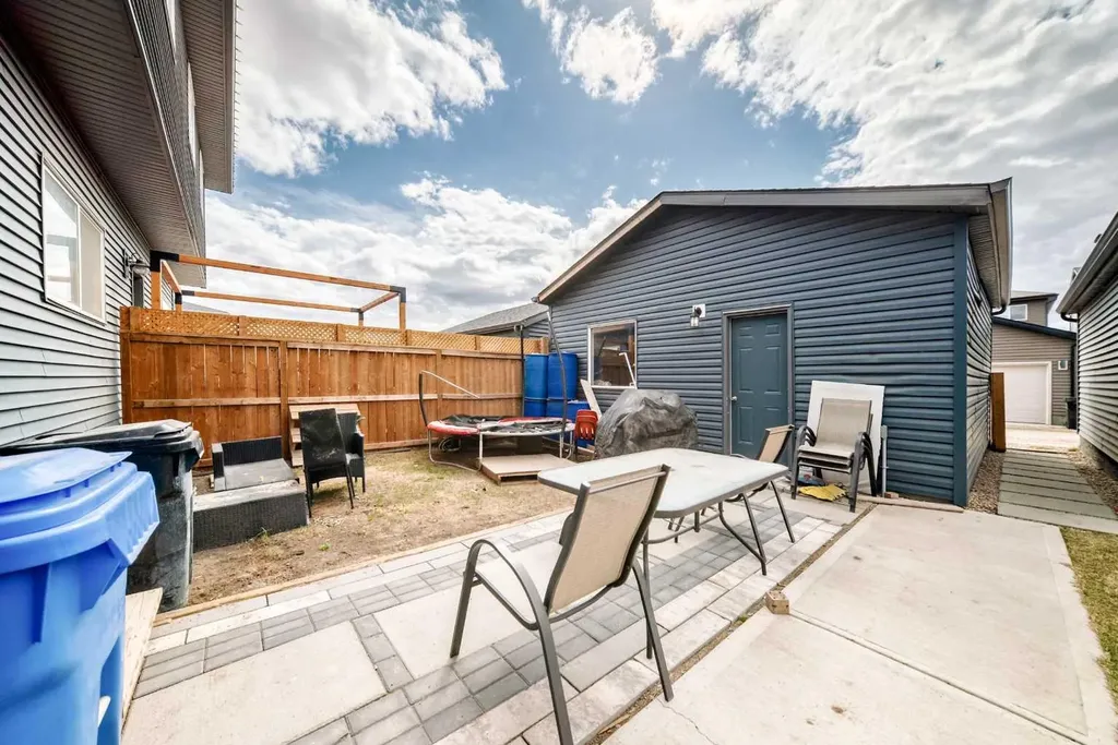 223 Wolf Creek Avenue SE Calgary AB T2X4X1