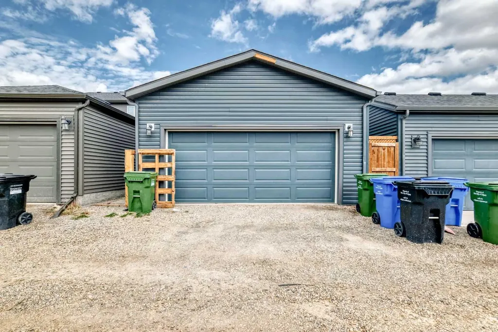 223 Wolf Creek Avenue SE Calgary AB T2X4X1