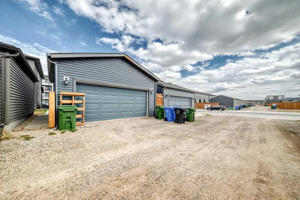 223 Wolf Creek Avenue SE Calgary AB T2X4X1