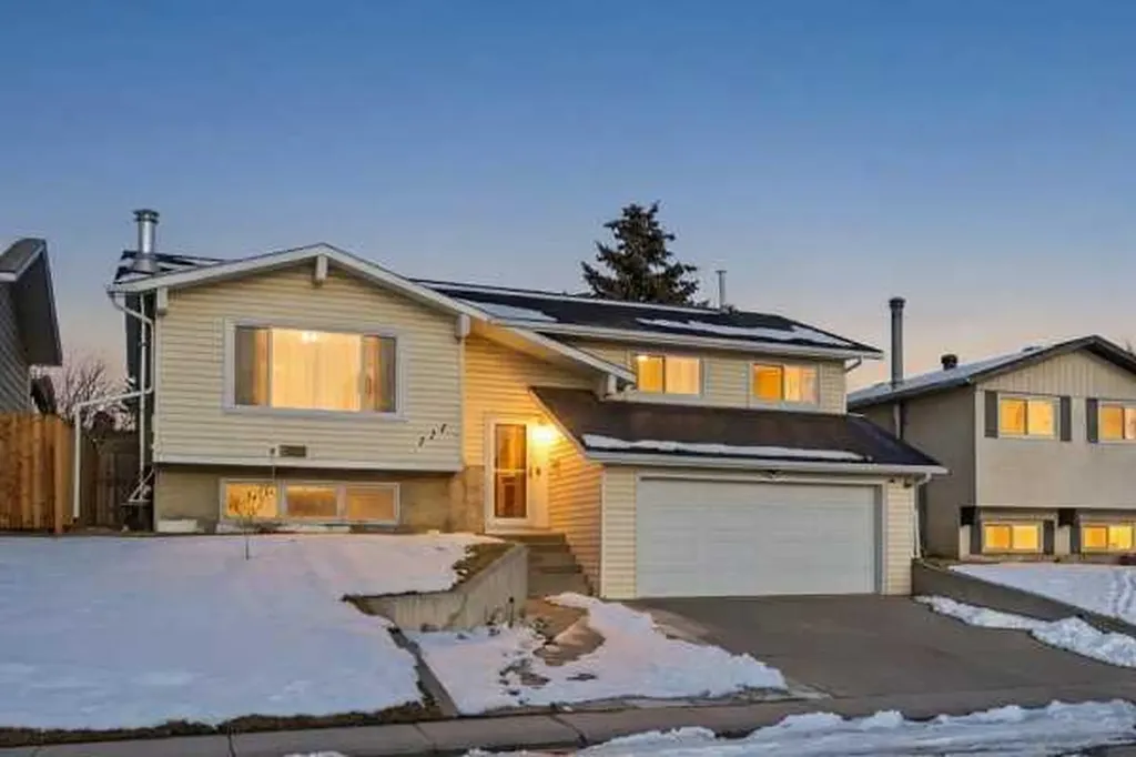 171 Rundlefield Crescent NE Calgary AB T1Y2V8