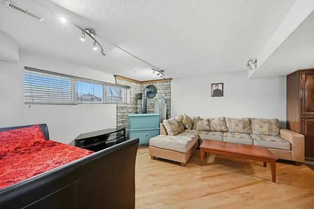 171 Rundlefield Crescent NE Calgary AB T1Y2V8
