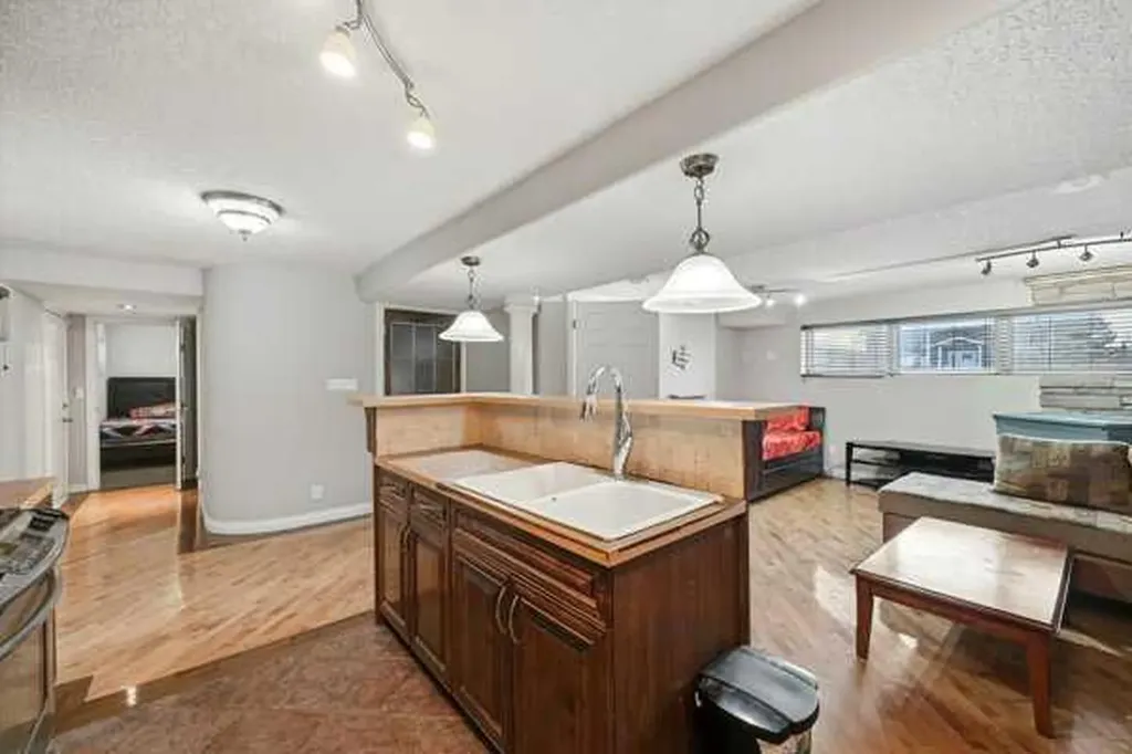 171 Rundlefield Crescent NE Calgary AB T1Y2V8
