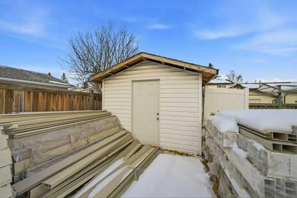 171 Rundlefield Crescent NE Calgary AB T1Y2V8