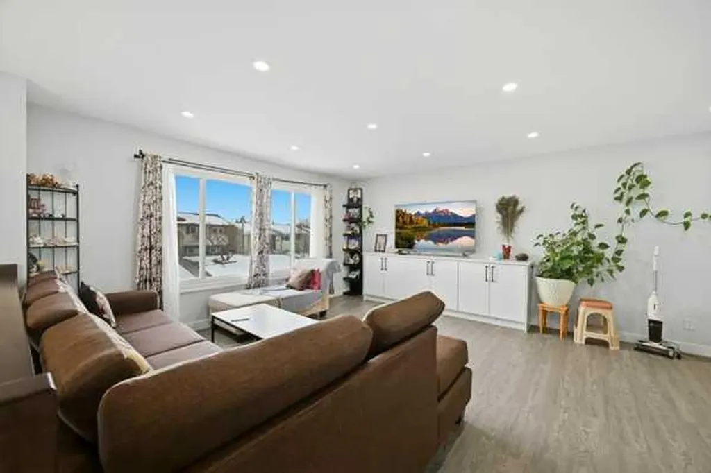 171 Rundlefield Crescent NE Calgary AB T1Y2V8