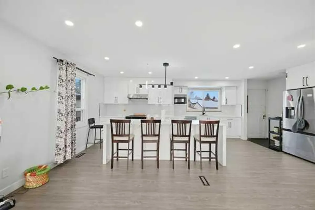 171 Rundlefield Crescent NE Calgary AB T1Y2V8