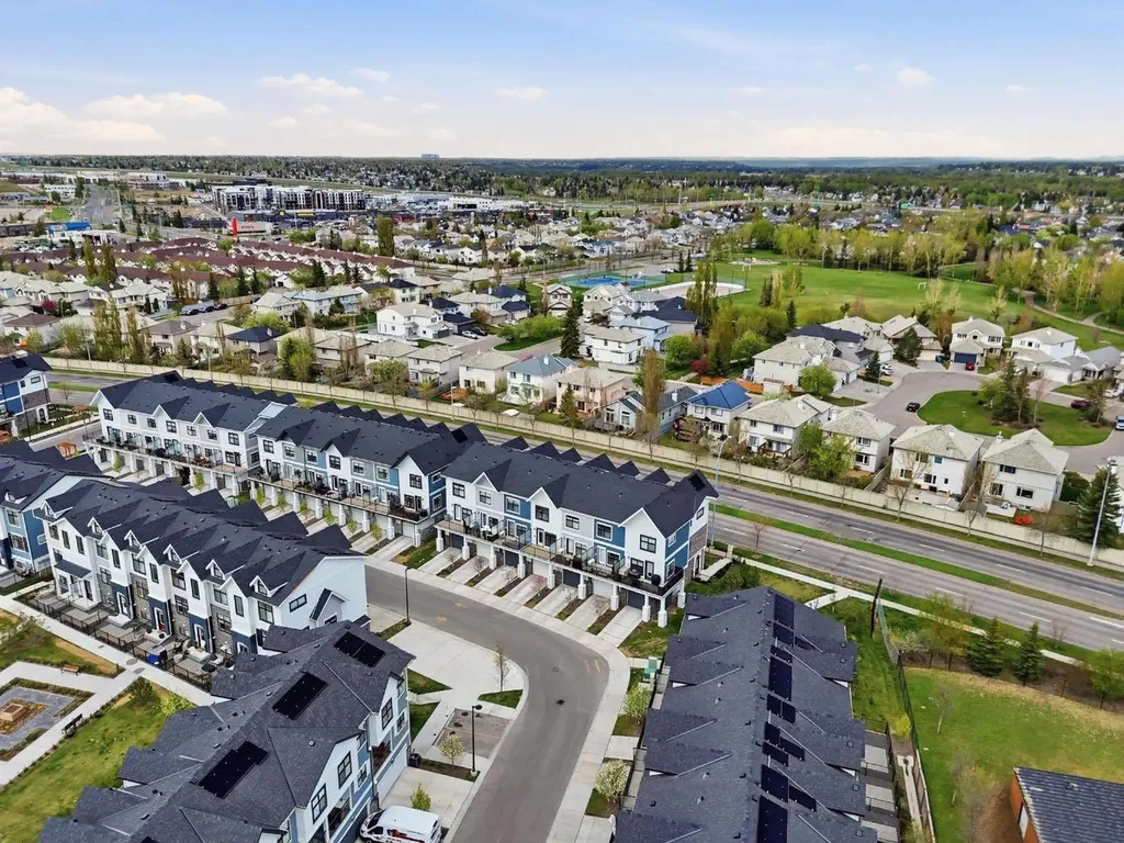 99 Les Jardins Park SE Calgary AB T2C 5V3
