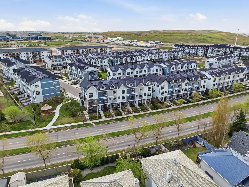 99 Les Jardins Park SE Calgary AB T2C 5V3