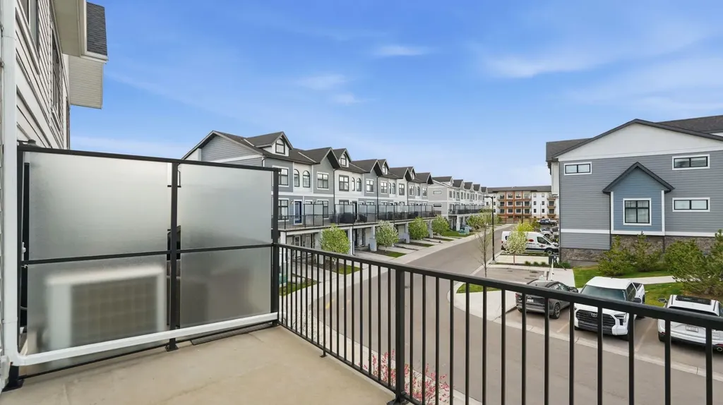 99 Les Jardins Park SE Calgary AB T2C 5V3