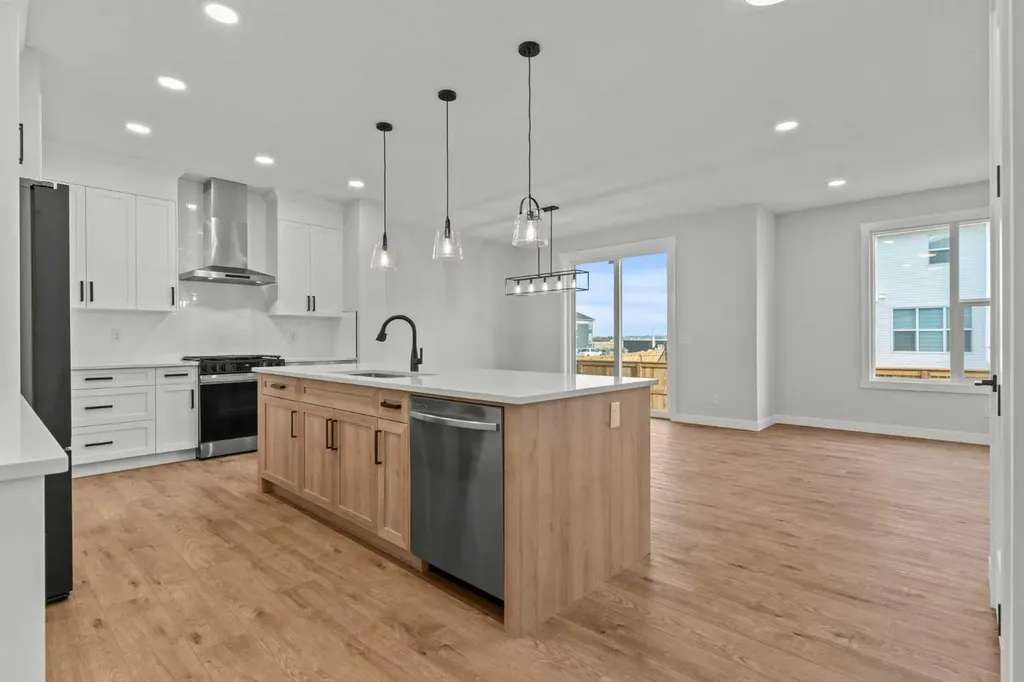 294 Kinniburgh Loop Chestermere AB T1X 3C3